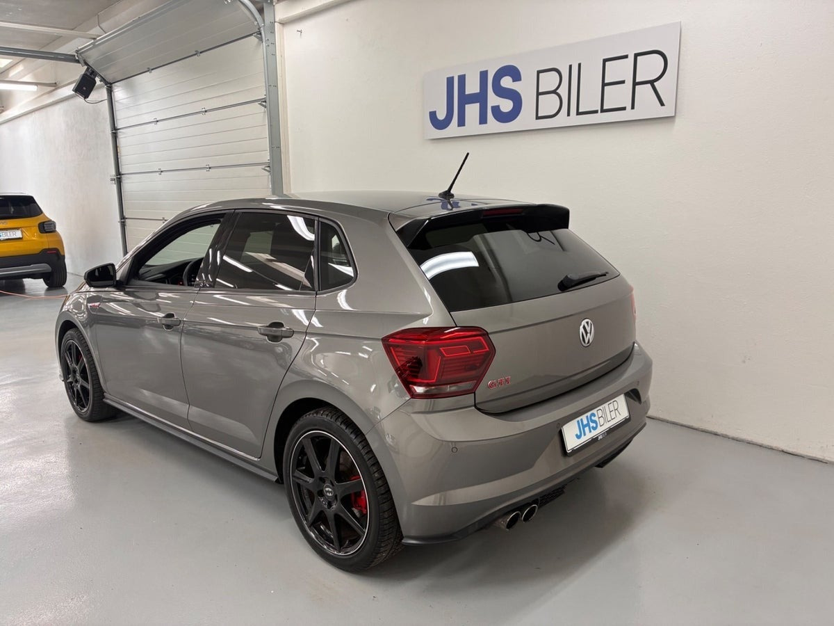 Orange VW Polo fra 2021