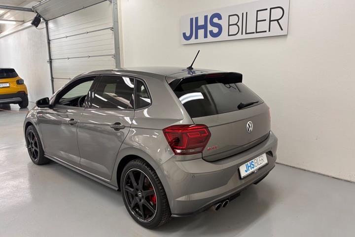 Orange VW Polo fra 2021