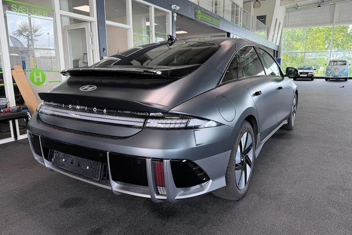 Grå Hyundai Ioniq 6 fra 2024