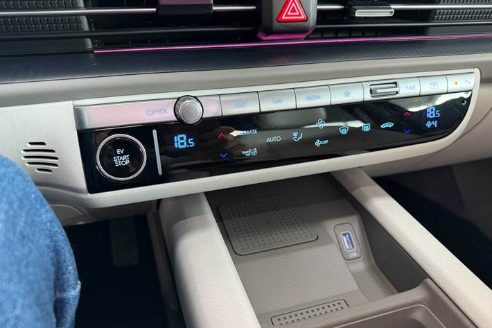 Grå Hyundai Ioniq 6 fra 2024
