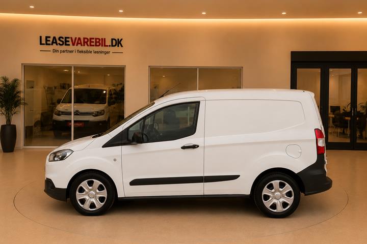 Hvid Ford Transit Courier fra 2022
