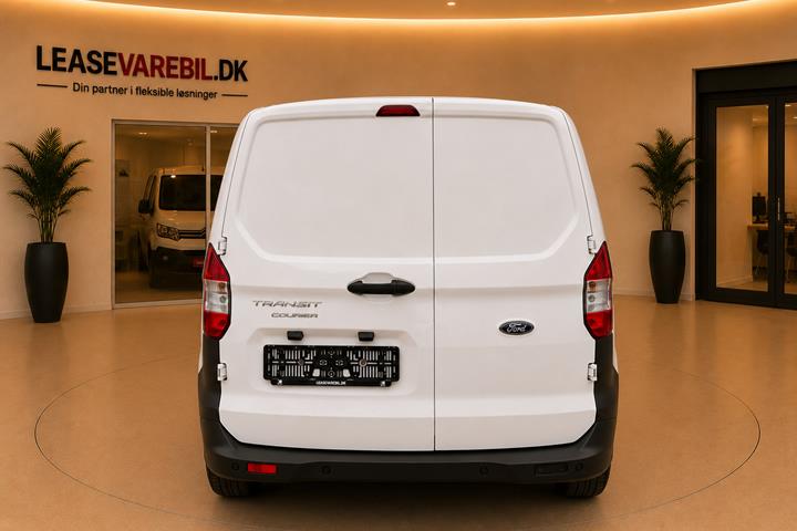 Hvid Ford Transit Courier fra 2022