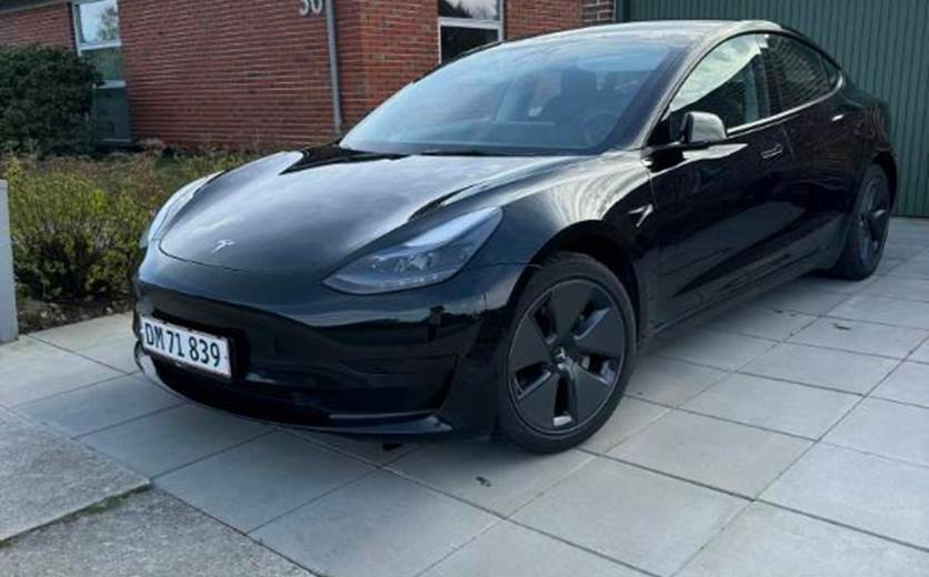 Tesla Model 3 RWD