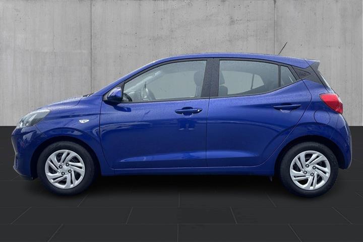 Blå Hyundai i10 fra 2022
