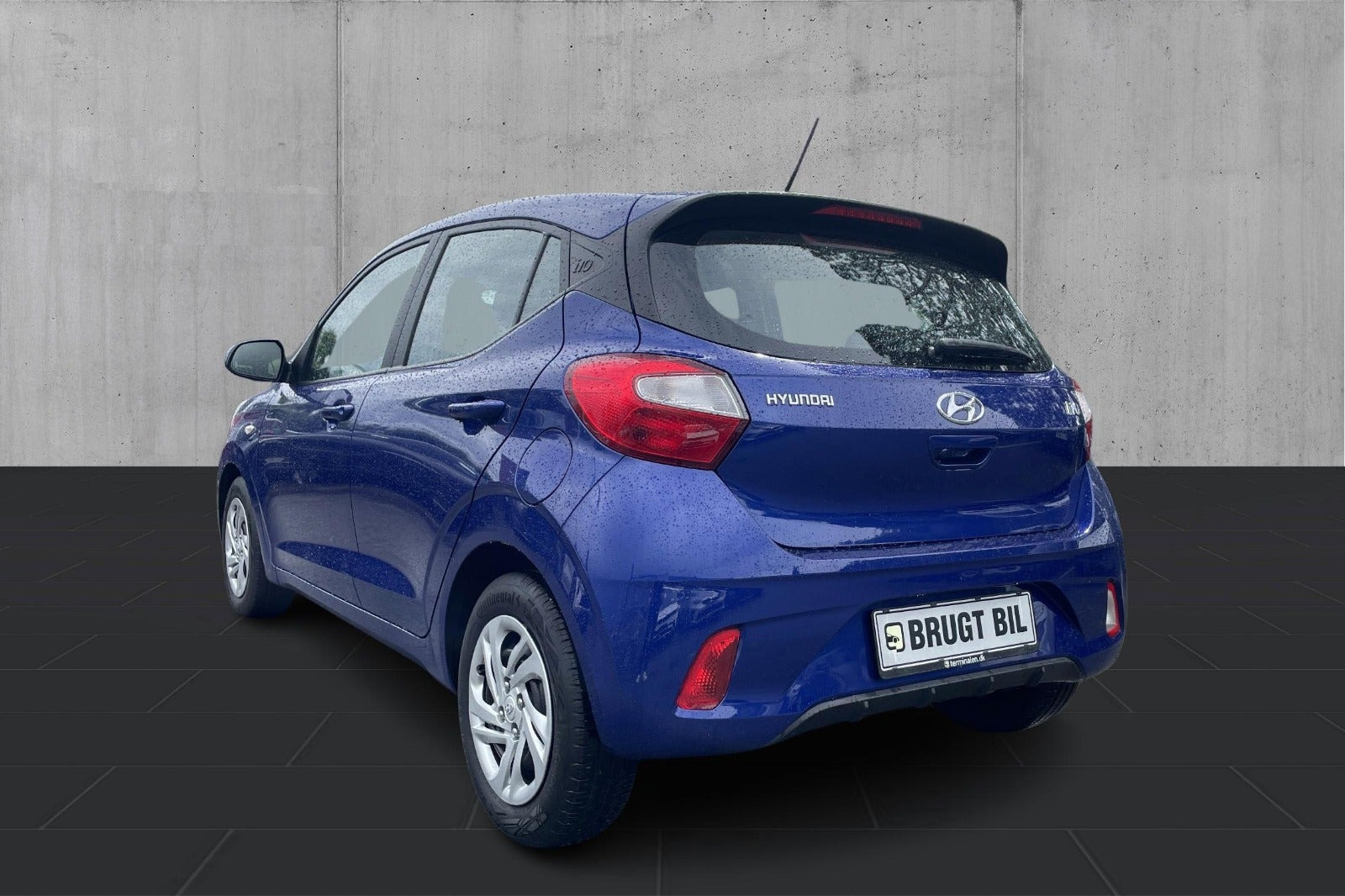 Blå Hyundai i10 fra 2022