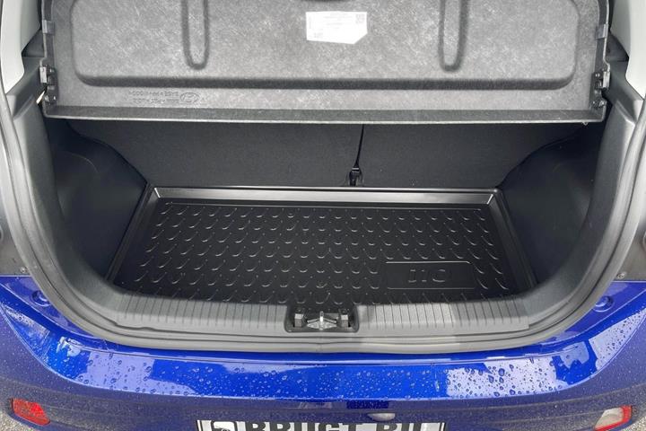 Blå Hyundai i10 fra 2022