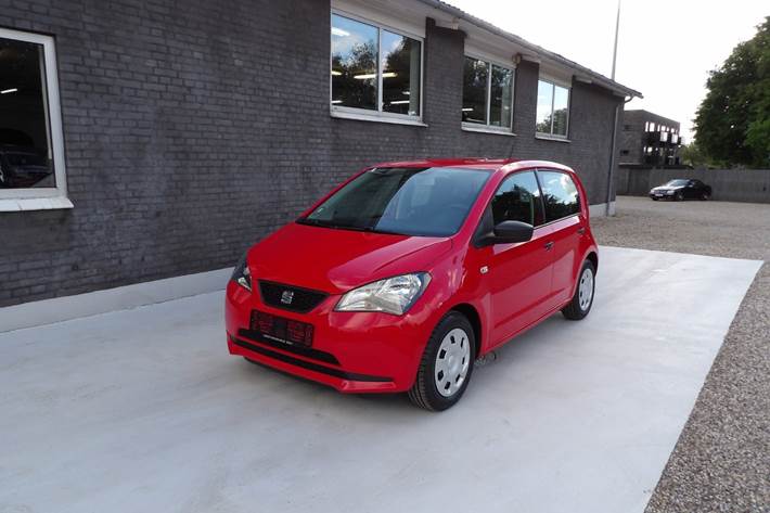 Rød Seat Mii fra 2016 set udefra