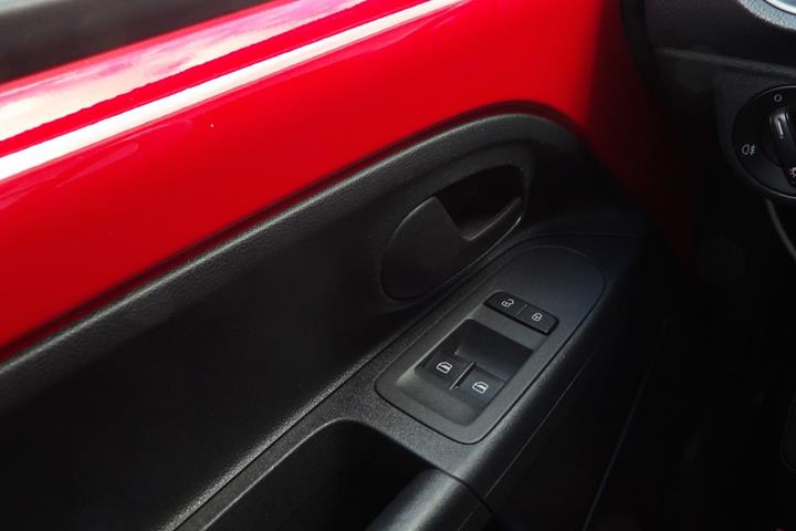 Rød Seat Mii fra 2016