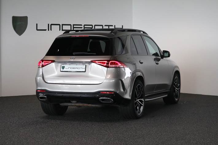 Orange Mercedes GLE450 fra 2019
