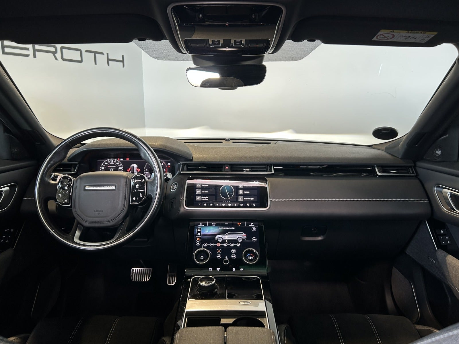 Sort Land Rover Range Rover Velar fra 2018