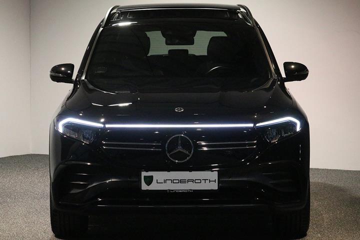 Sort Mercedes EQB350 fra 2023