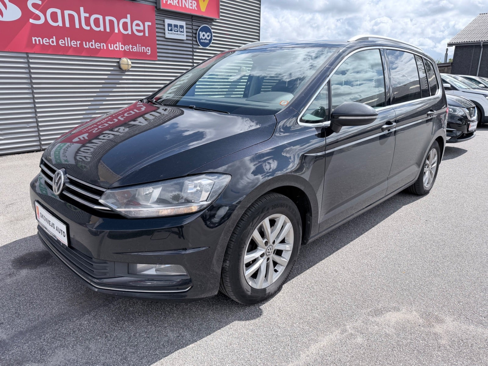 Sort VW Touran fra 2017