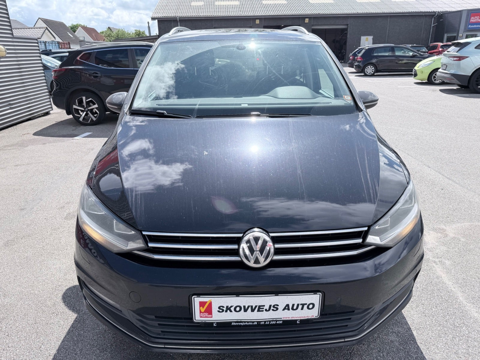 Sort VW Touran fra 2017
