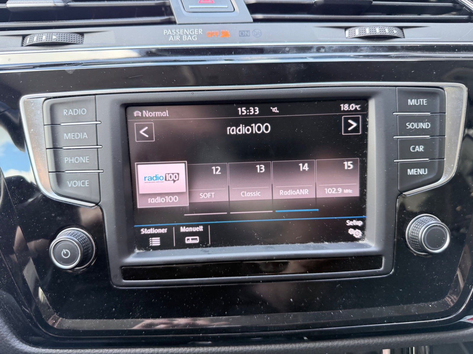 Sort VW Touran fra 2017
