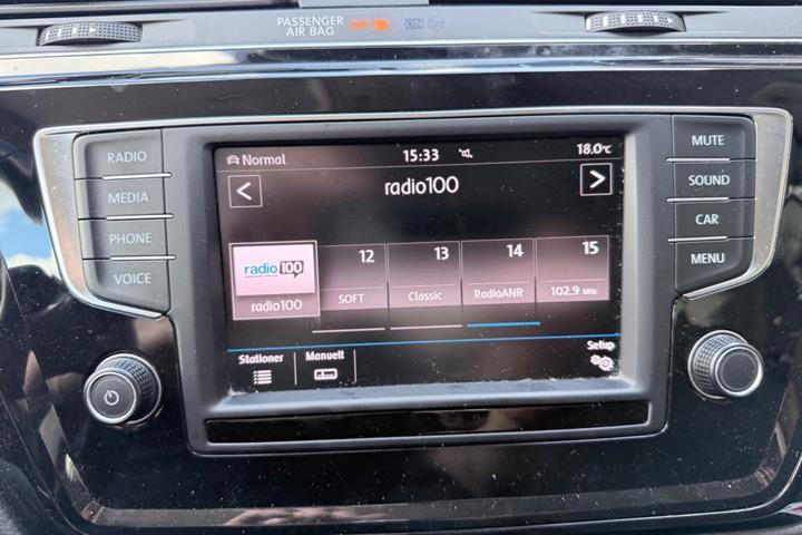Sort VW Touran fra 2017