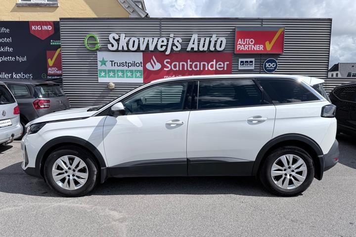 Hvid Peugeot 5008 fra 2021