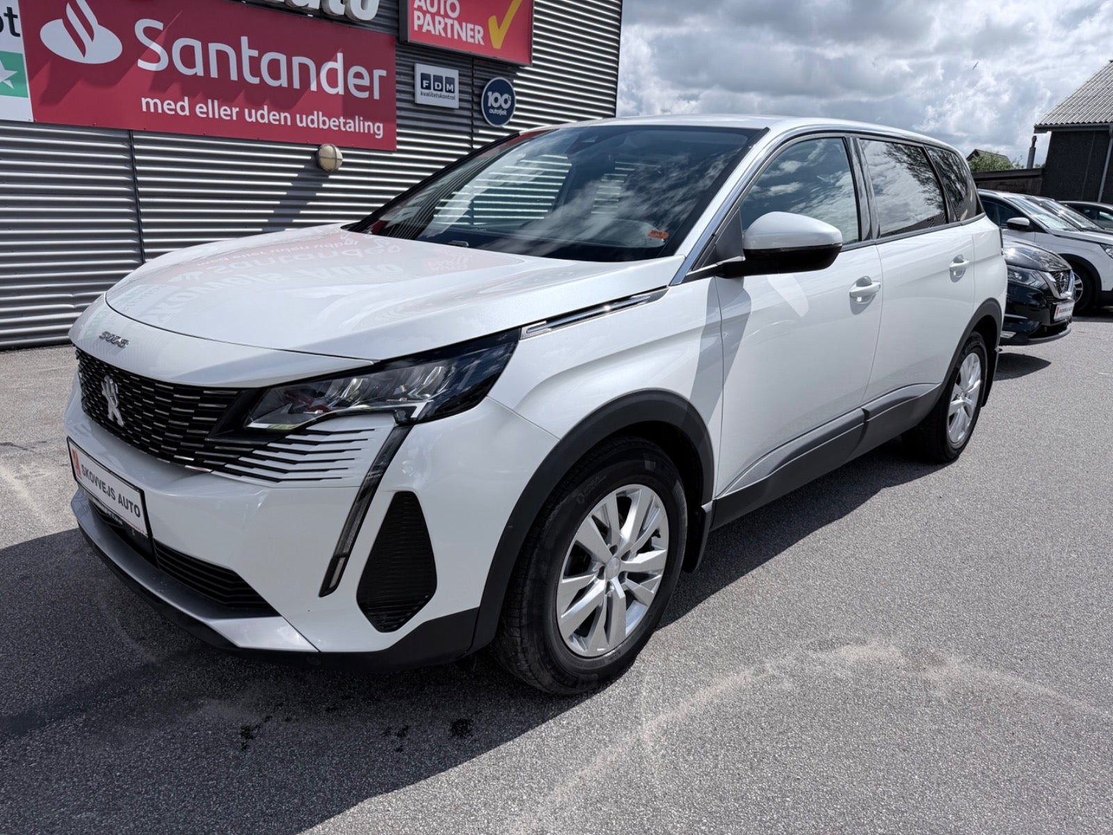 Hvid Peugeot 5008 fra 2021