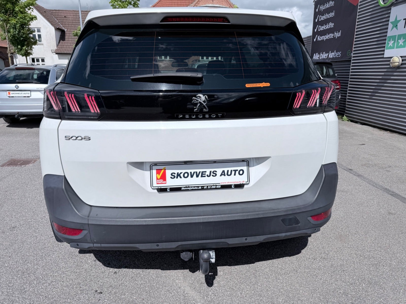 Hvid Peugeot 5008 fra 2021
