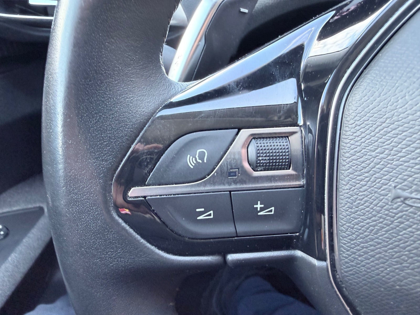 Hvid Peugeot 5008 fra 2021