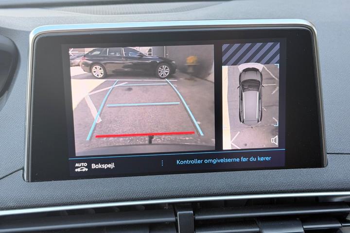 Hvid Peugeot 5008 fra 2021