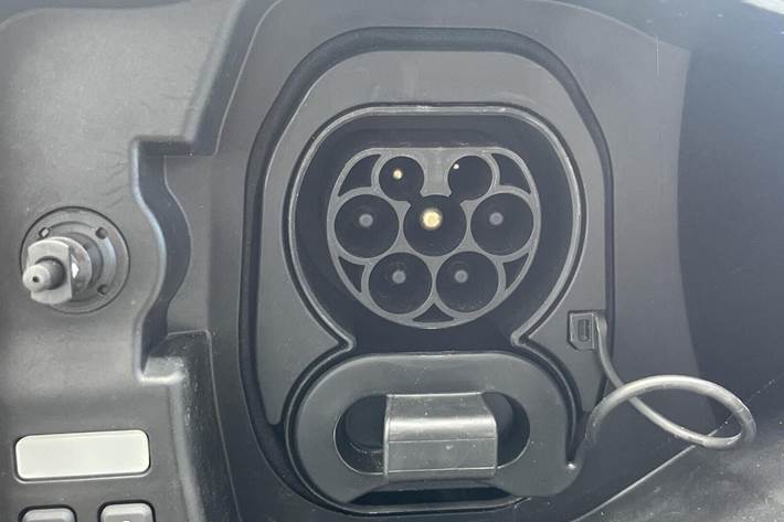 Beige Renault Scenic E-Tech fra 2025