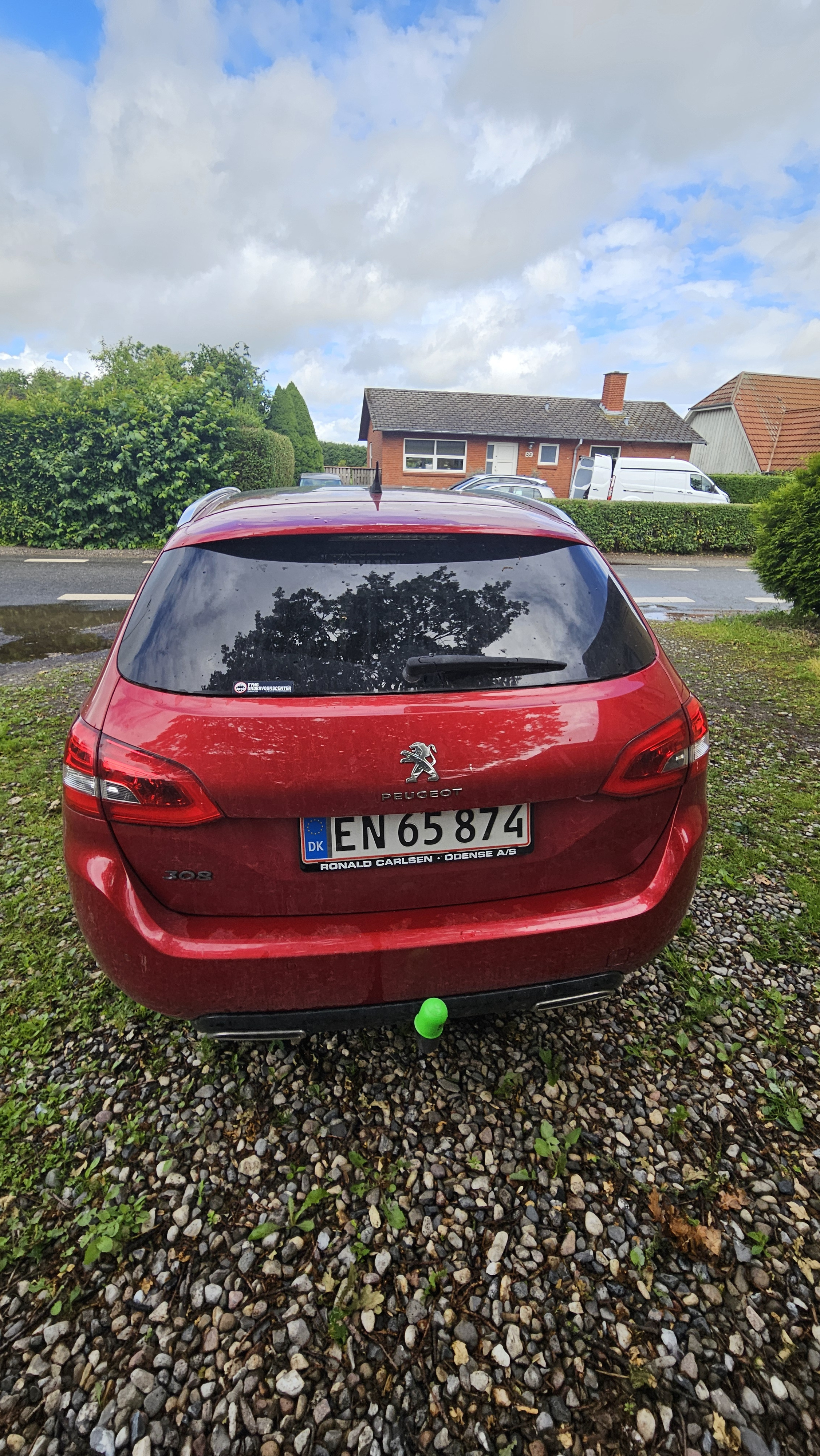 Rød Peugeot 308 fra 2017