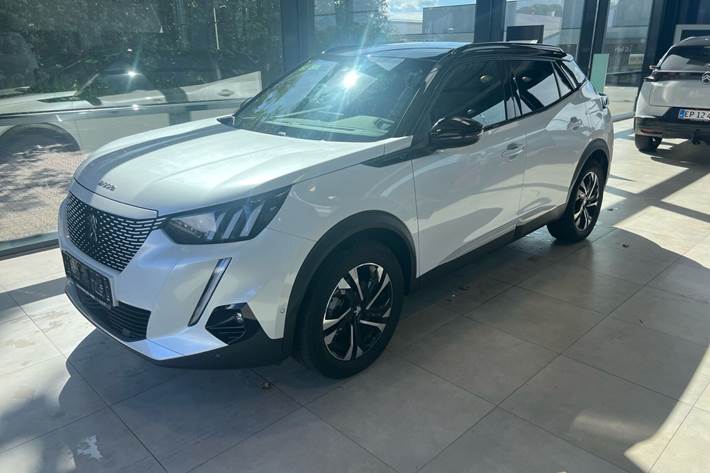 Hvid Peugeot e-2008 fra 2022