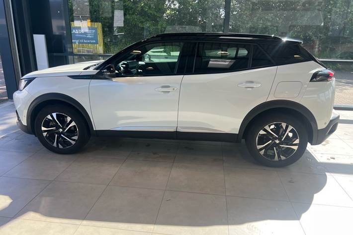 Hvid Peugeot e-2008 fra 2022