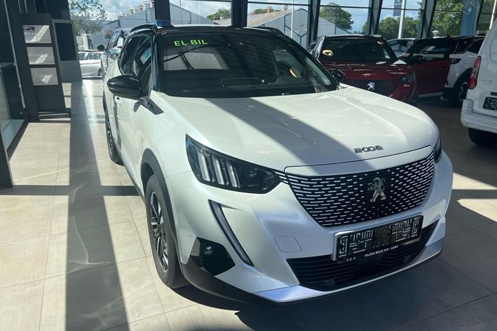 Hvid Peugeot e-2008 fra 2022
