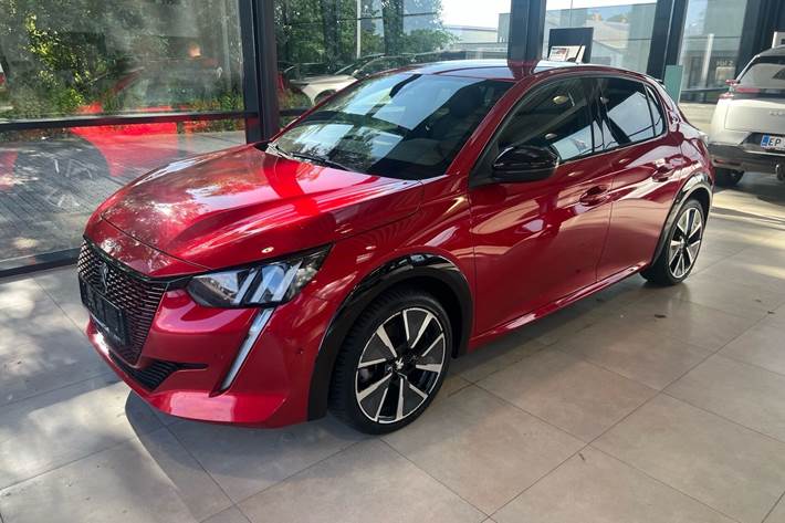 Rød Peugeot e-208 fra 2022