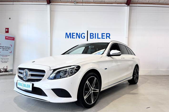 Hvid Mercedes C300 de fra 2020