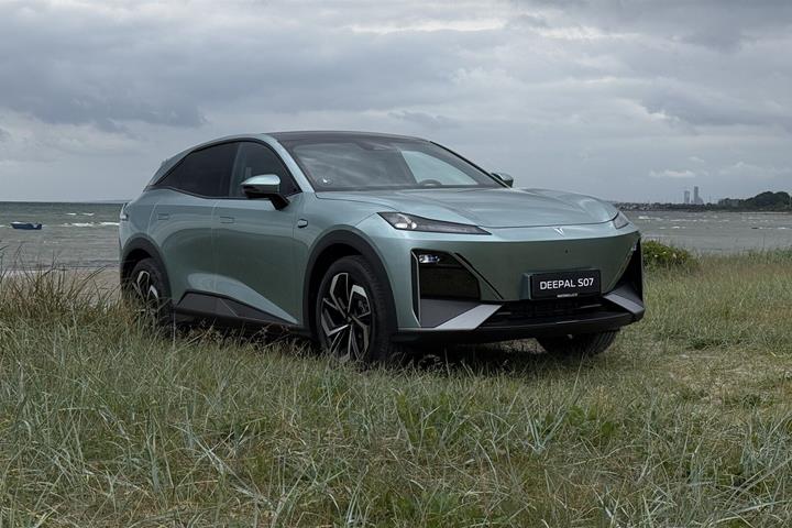 Grøn Changan Deepal S07 fra 2026 set udefra