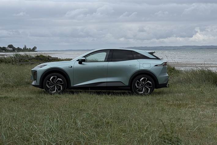 Grøn Changan Deepal S07 fra 2026