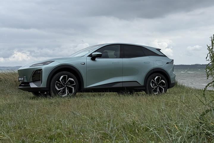Grøn Changan Deepal S07 fra 2026 set udefra