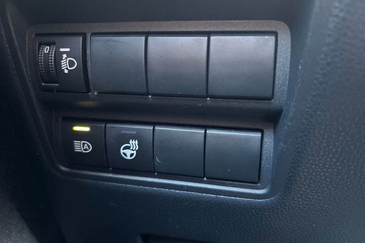 Bronze Toyota Yaris fra 2021