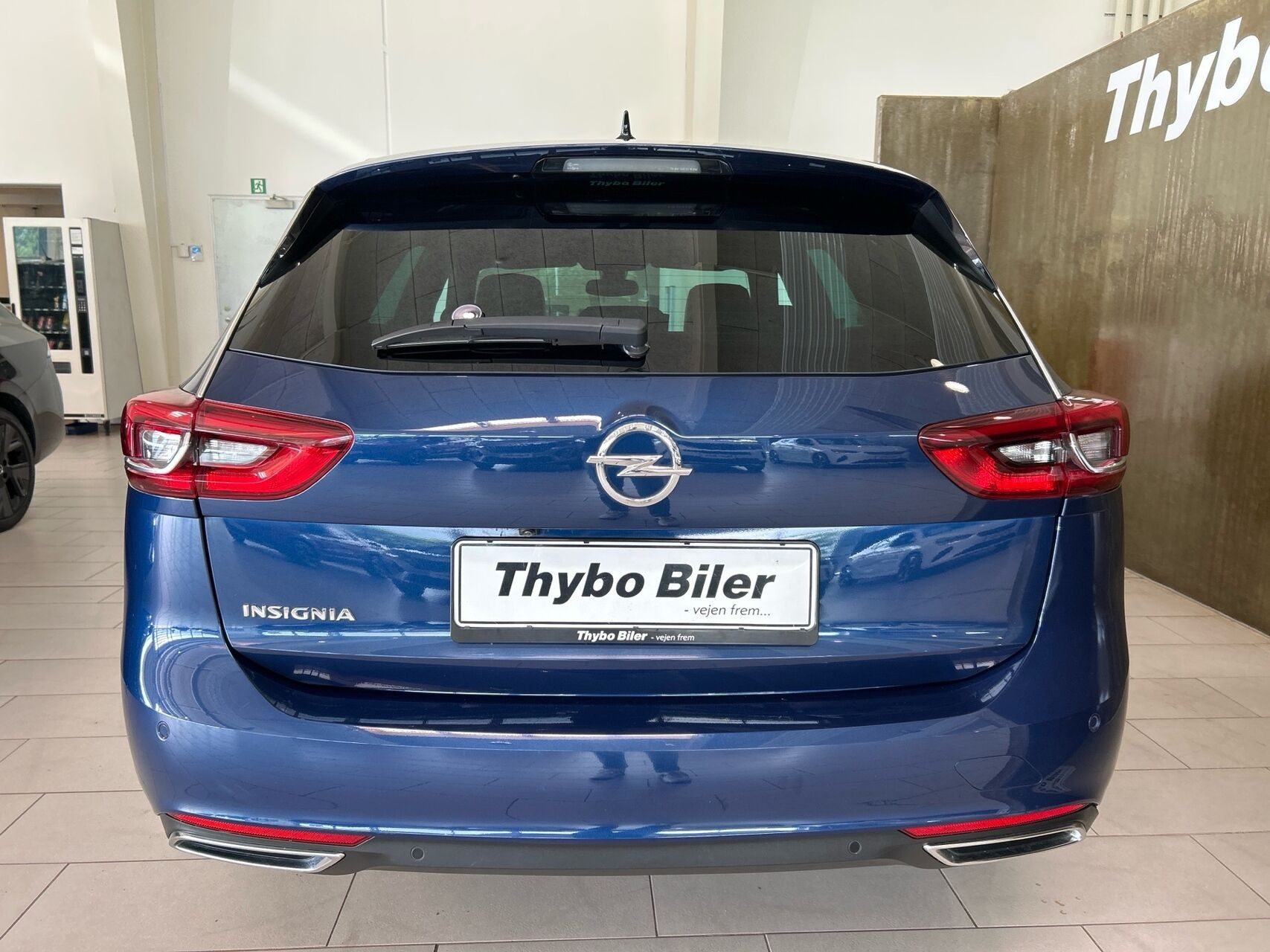Blå Opel Insignia fra 2021