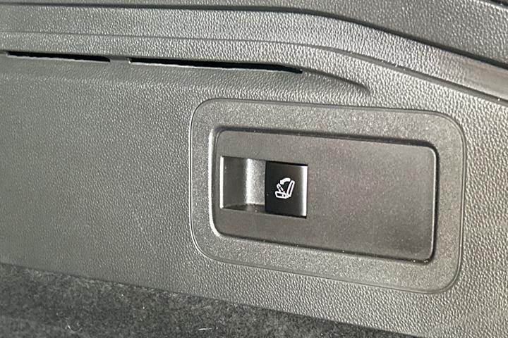 Blå Opel Insignia fra 2021