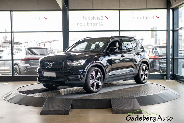 Sort Volvo XC40 fra 2020 set udefra