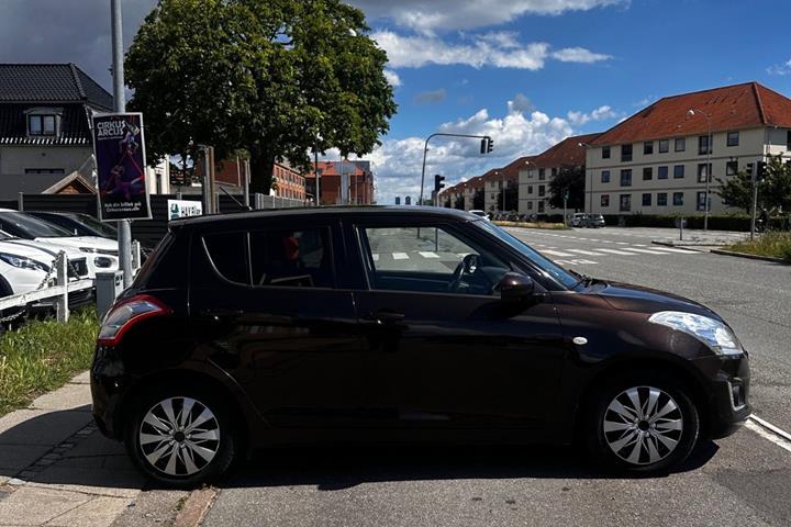 Brun Suzuki Swift fra 2015