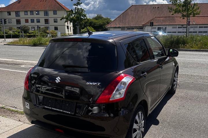 Brun Suzuki Swift fra 2015