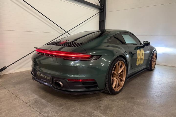 Grøn Porsche 911 Carrera 4S fra 2019
