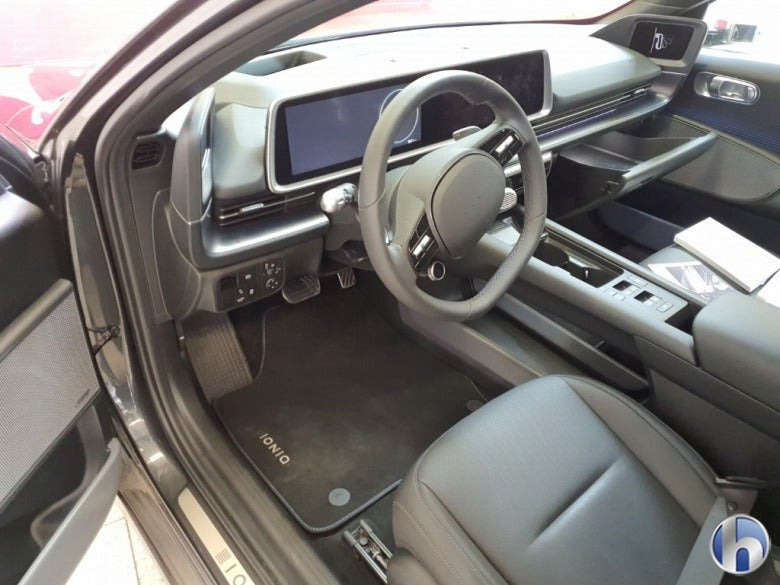 Grå Hyundai Ioniq 6 fra 2023