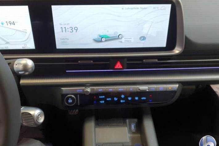 Grå Hyundai Ioniq 6 fra 2023