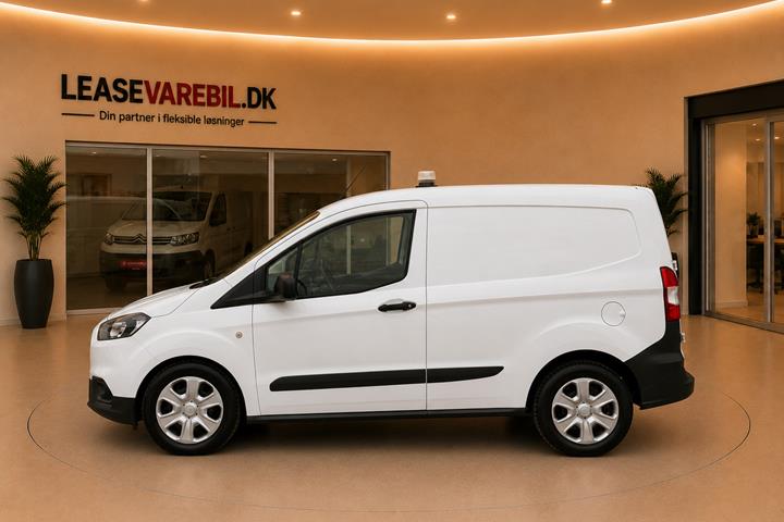 Hvid Ford Transit Courier fra 2019
