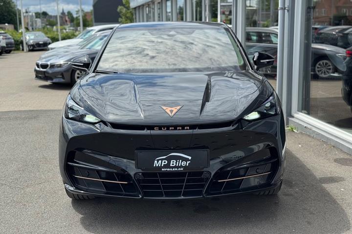 Grå Cupra Tavascan fra 2025