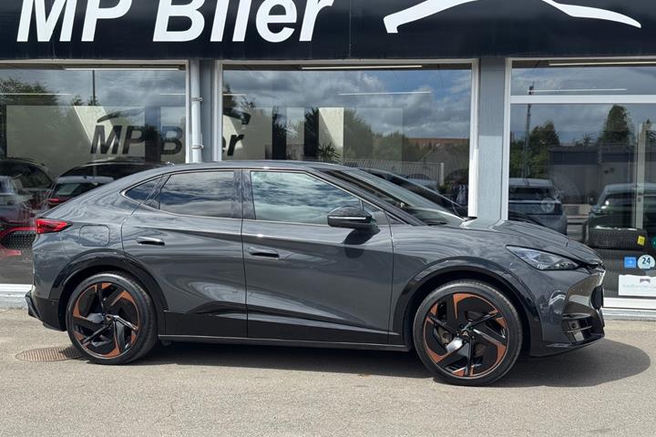 Grå Cupra Tavascan fra 2025