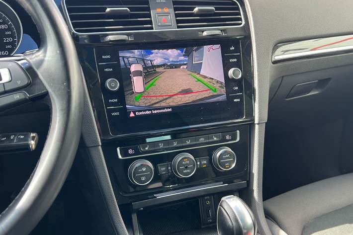 Sølv VW Golf VII fra 2018