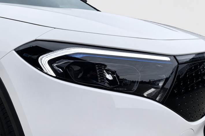 Hvid Mercedes EQA250 fra 2025