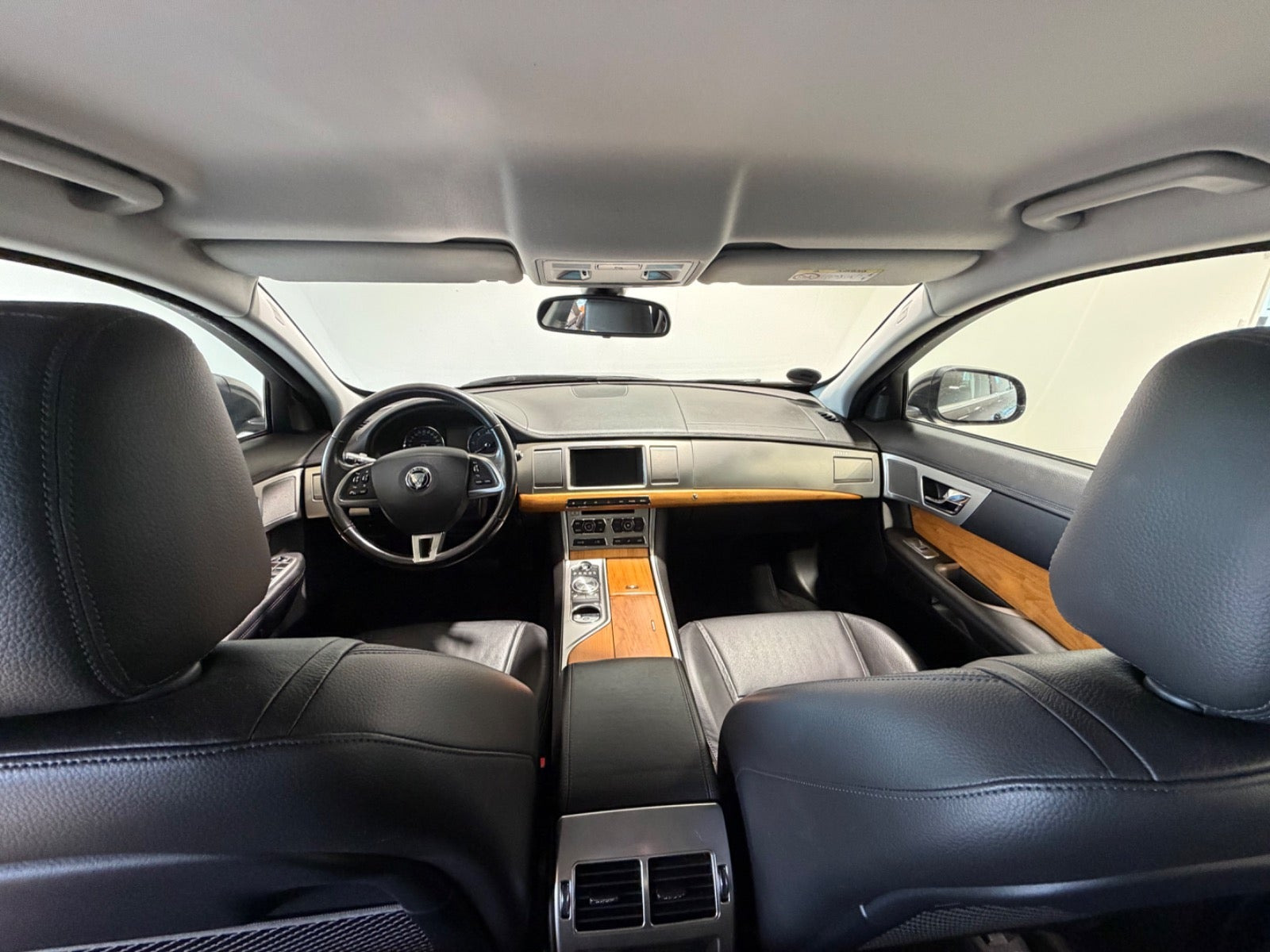 Jaguar XF 2.2 TDi4 Automatic, 8-trins, 163ps, 2015