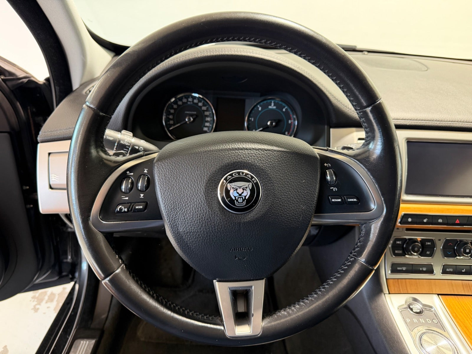 Jaguar XF 2.2 TDi4 Automatic, 8-trins, 163ps, 2015